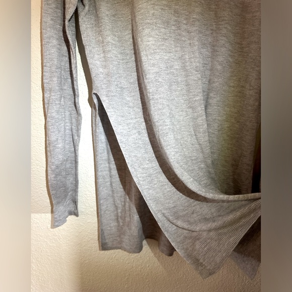 Zara knit grey sweater with side and wrist slits and detailing - Picture 3 of 6